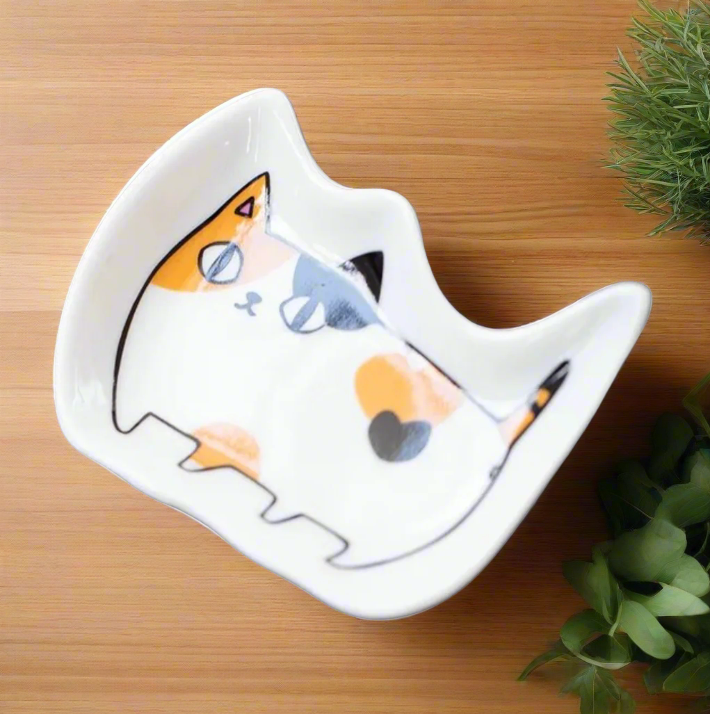 Japanese Style Cat Ceramic Tiny Plate Seasoning Dish: Ginger and Black Spots
