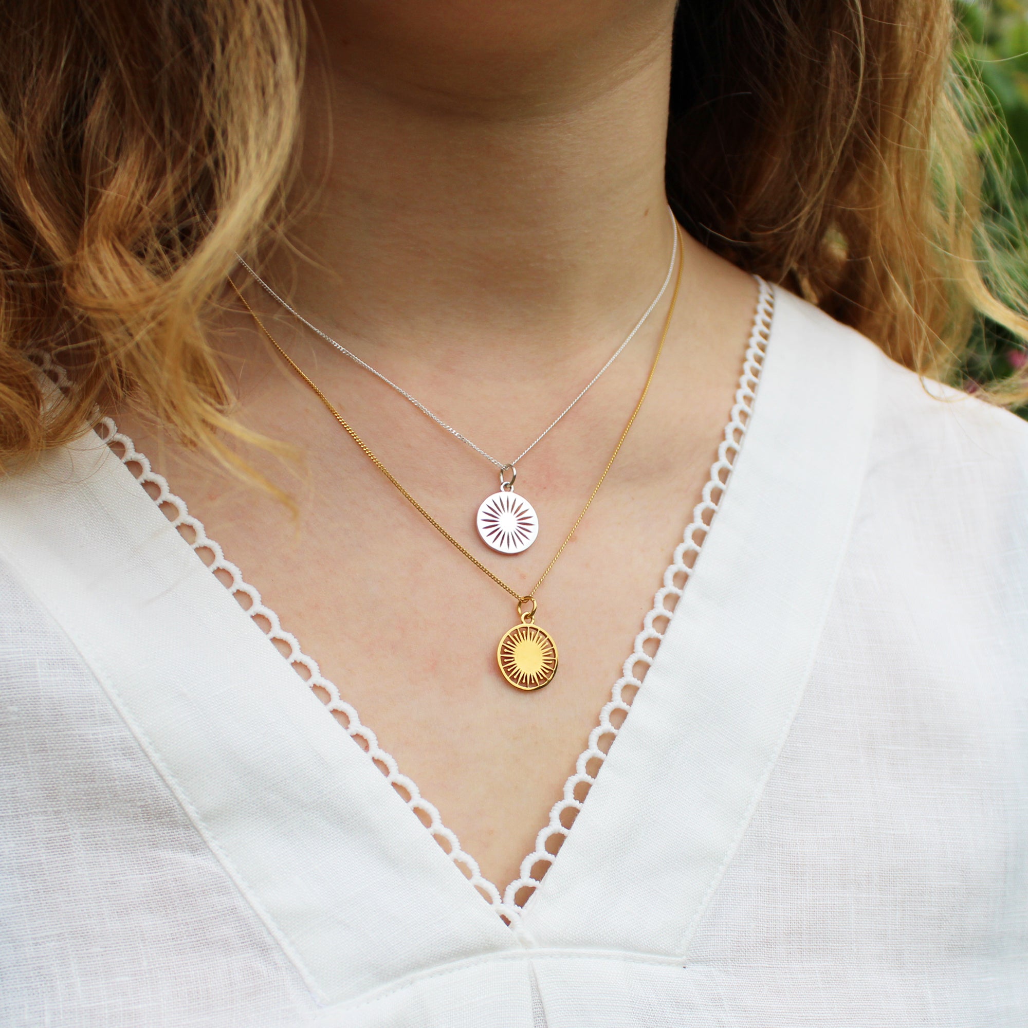 layered necklace daisy and star on gold and silver