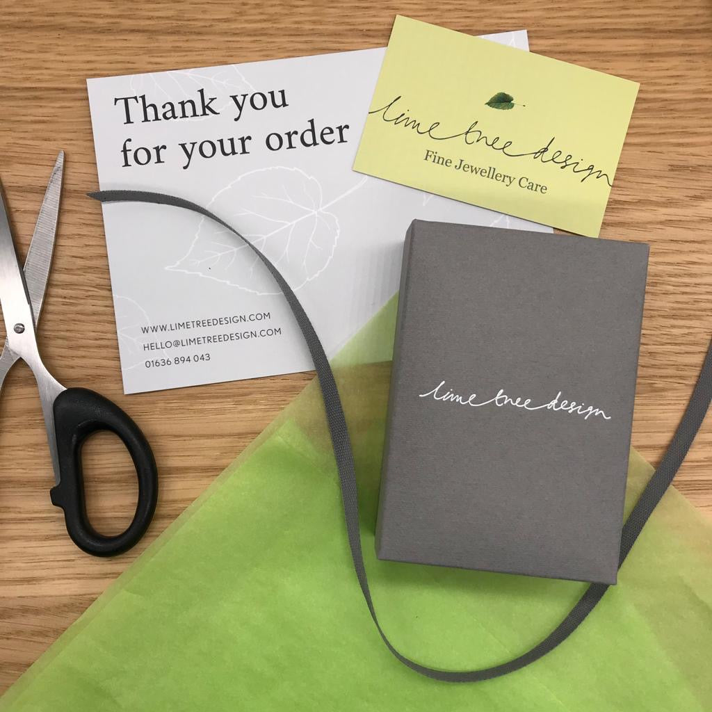 packaging for necklace